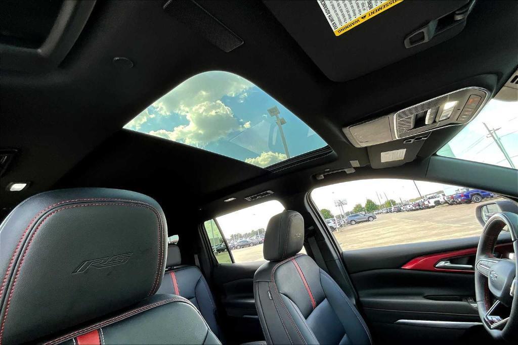 used 2024 Chevrolet Traverse car, priced at $48,895