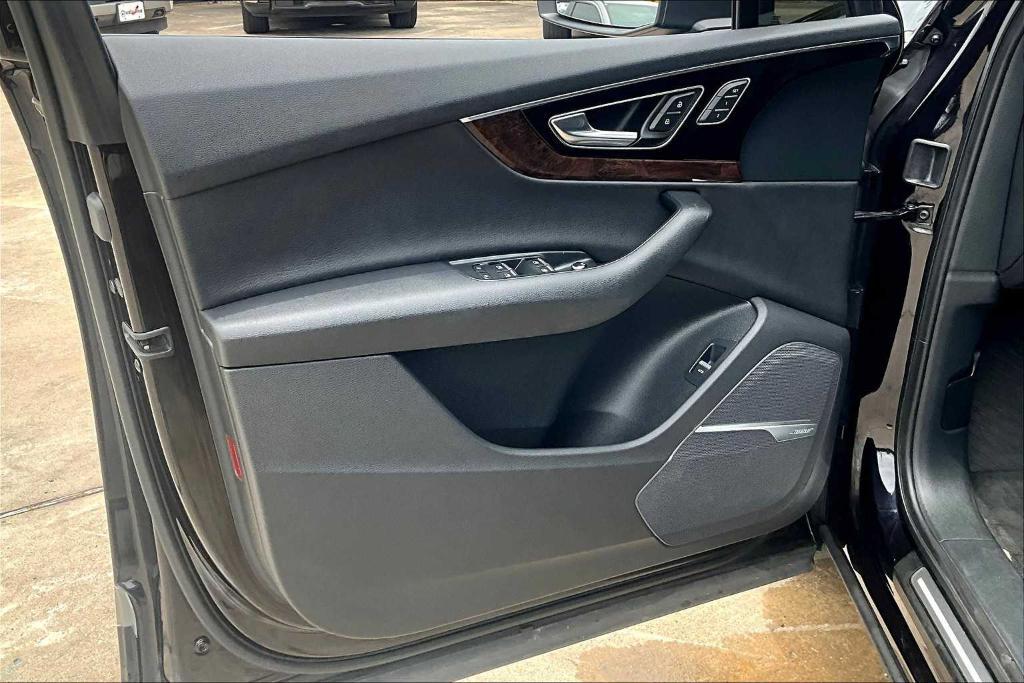 used 2018 Audi Q7 car, priced at $17,200