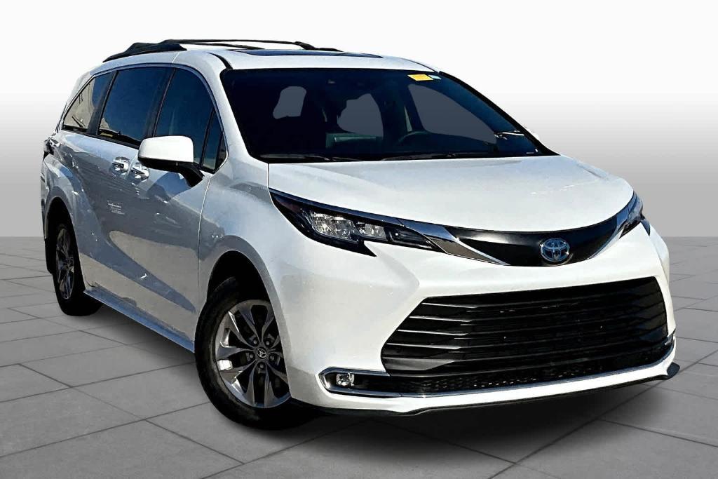 used 2022 Toyota Sienna car, priced at $39,100