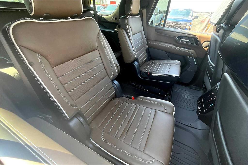 used 2025 GMC Yukon car, priced at $106,400