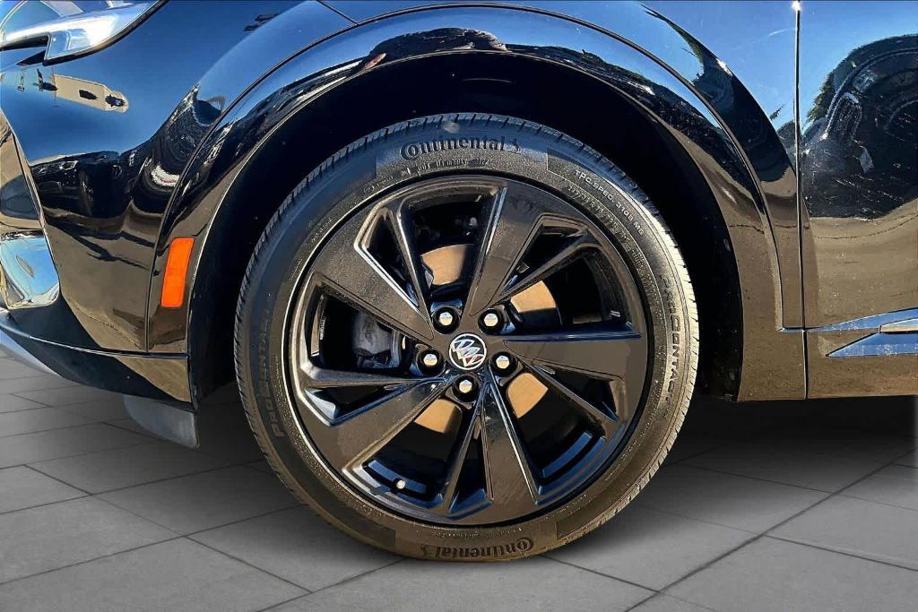used 2023 Buick Envision car, priced at $26,648