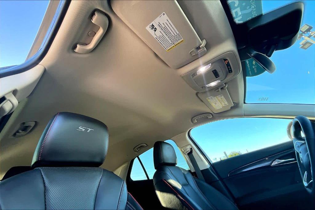 used 2023 Buick Envision car, priced at $26,648