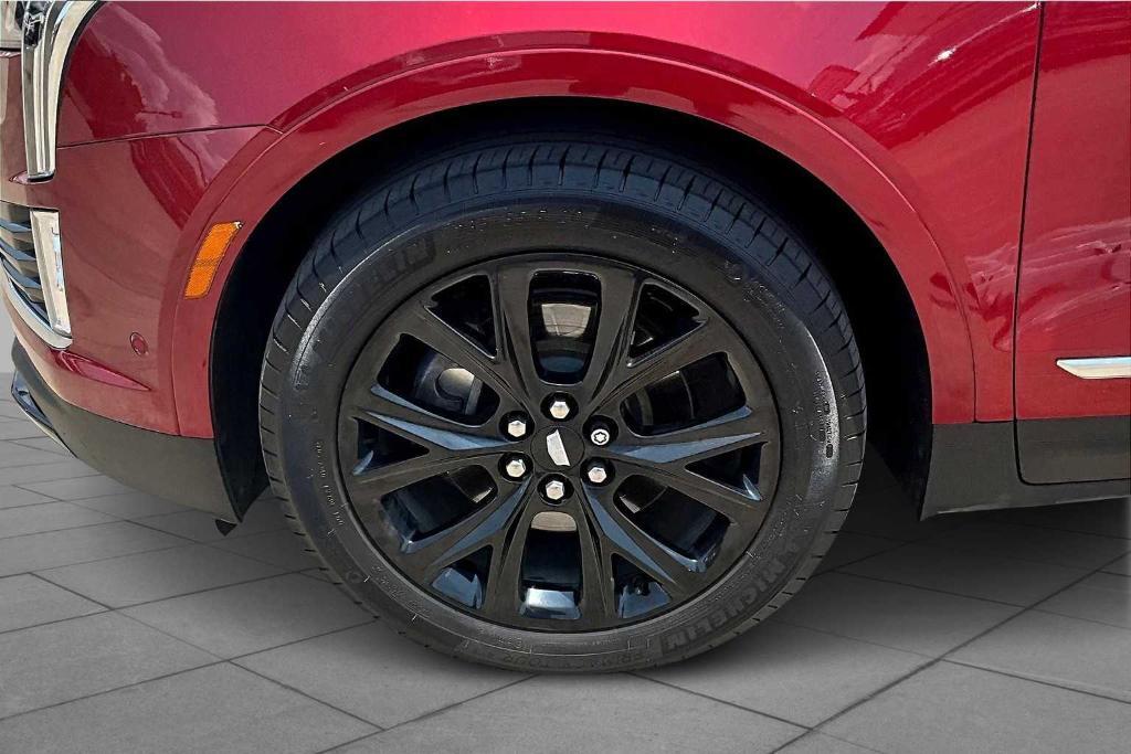 used 2020 Cadillac XT5 car, priced at $28,070