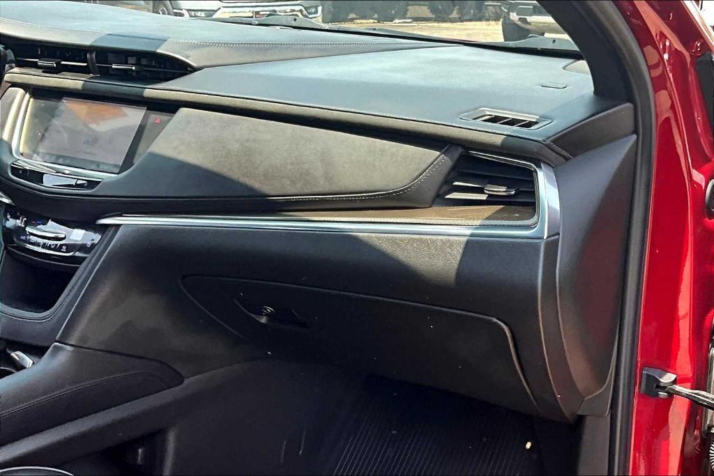 used 2020 Cadillac XT5 car, priced at $28,070