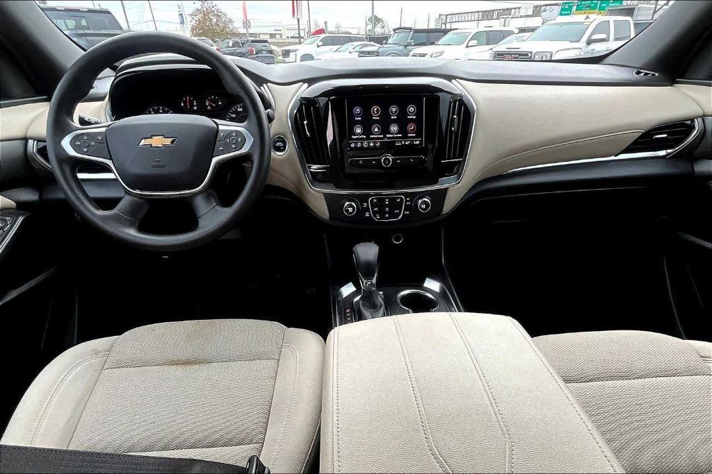 used 2023 Chevrolet Traverse car, priced at $27,600