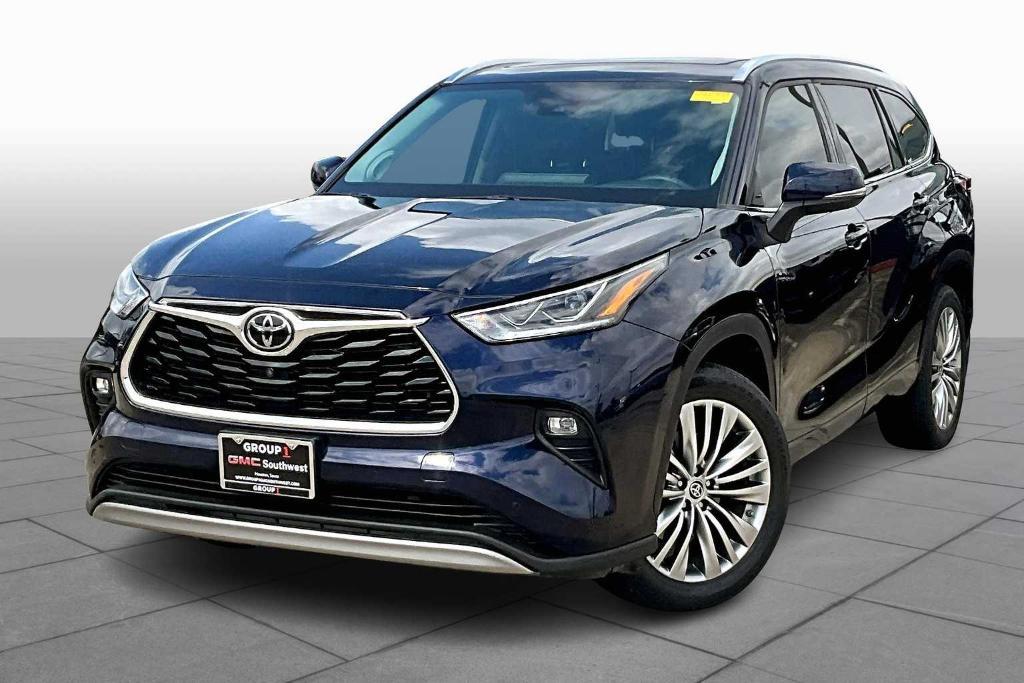 used 2022 Toyota Highlander car, priced at $41,800