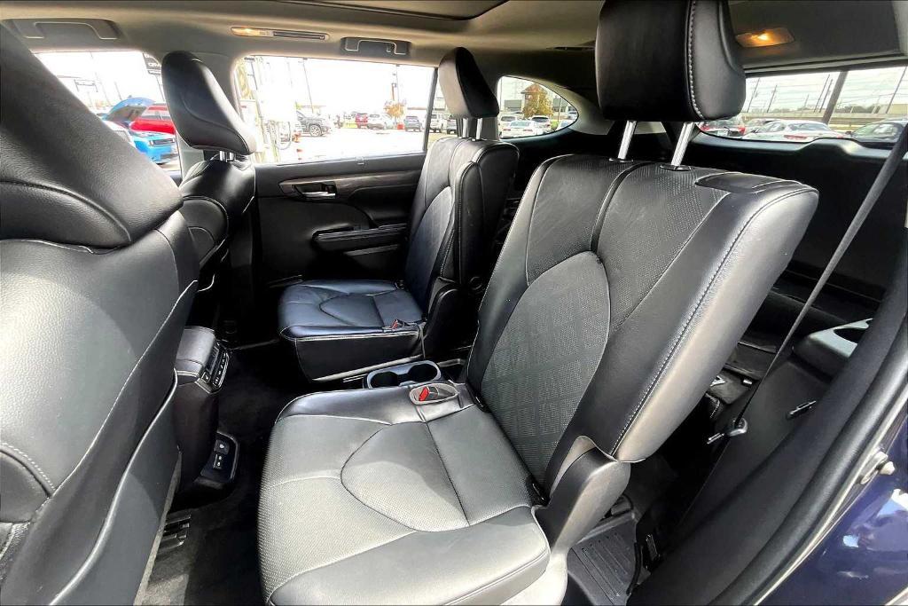 used 2022 Toyota Highlander car, priced at $41,800