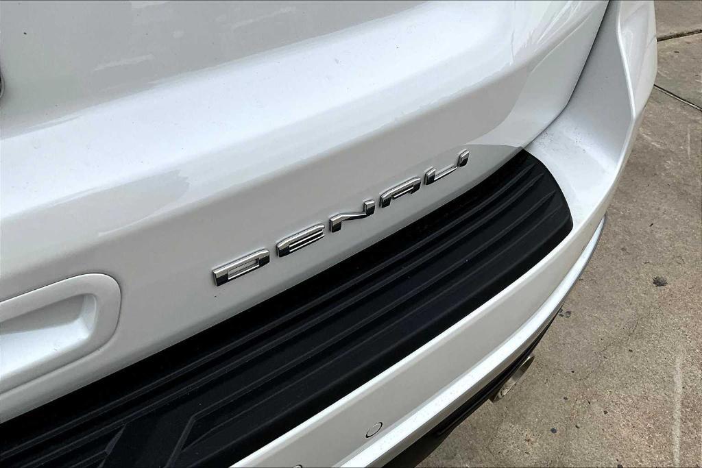 used 2023 GMC Yukon car, priced at $70,233