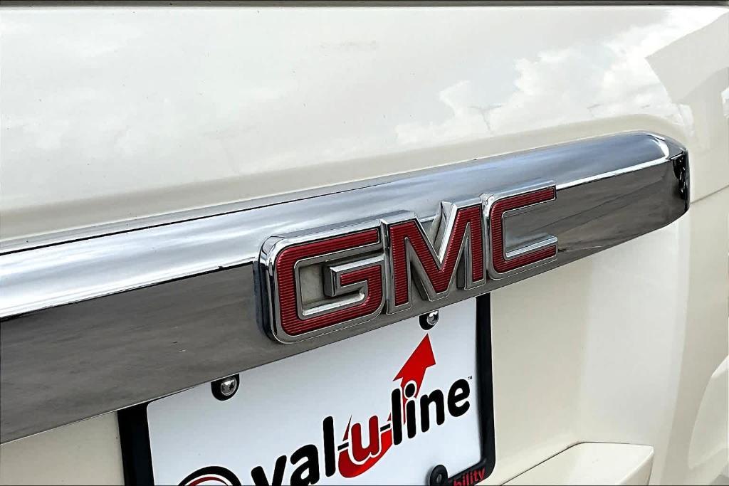 used 2015 GMC Yukon car, priced at $21,400