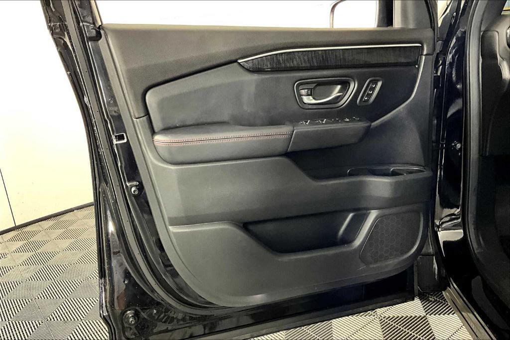 used 2025 Honda Pilot car, priced at $47,900