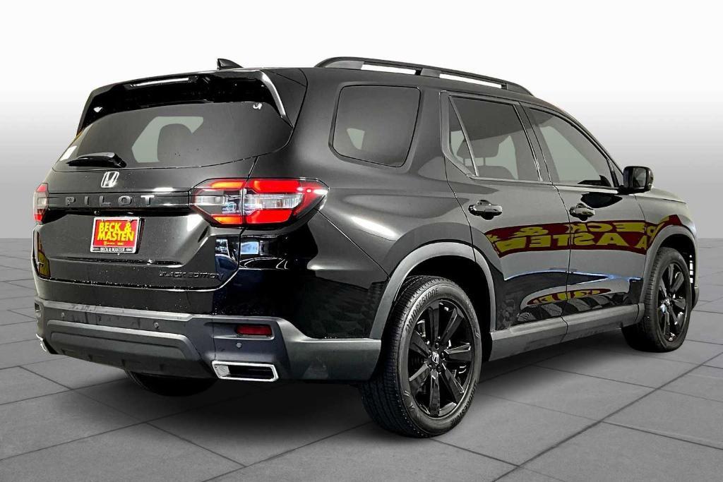 used 2025 Honda Pilot car, priced at $47,900