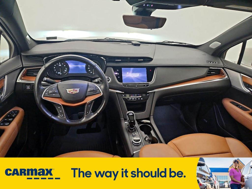 used 2021 Cadillac XT5 car, priced at $28,998