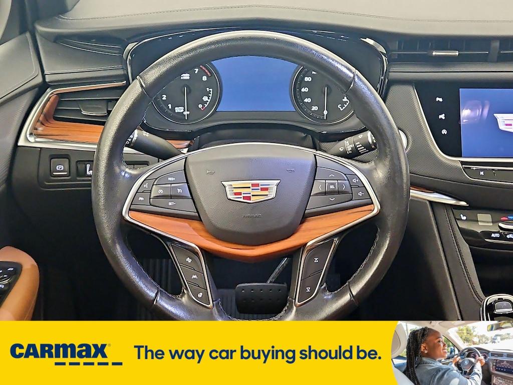 used 2021 Cadillac XT5 car, priced at $28,998