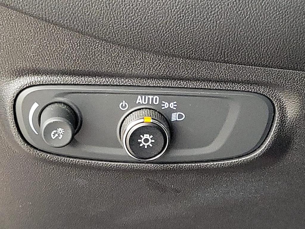 used 2023 Chevrolet Equinox car, priced at $22,998