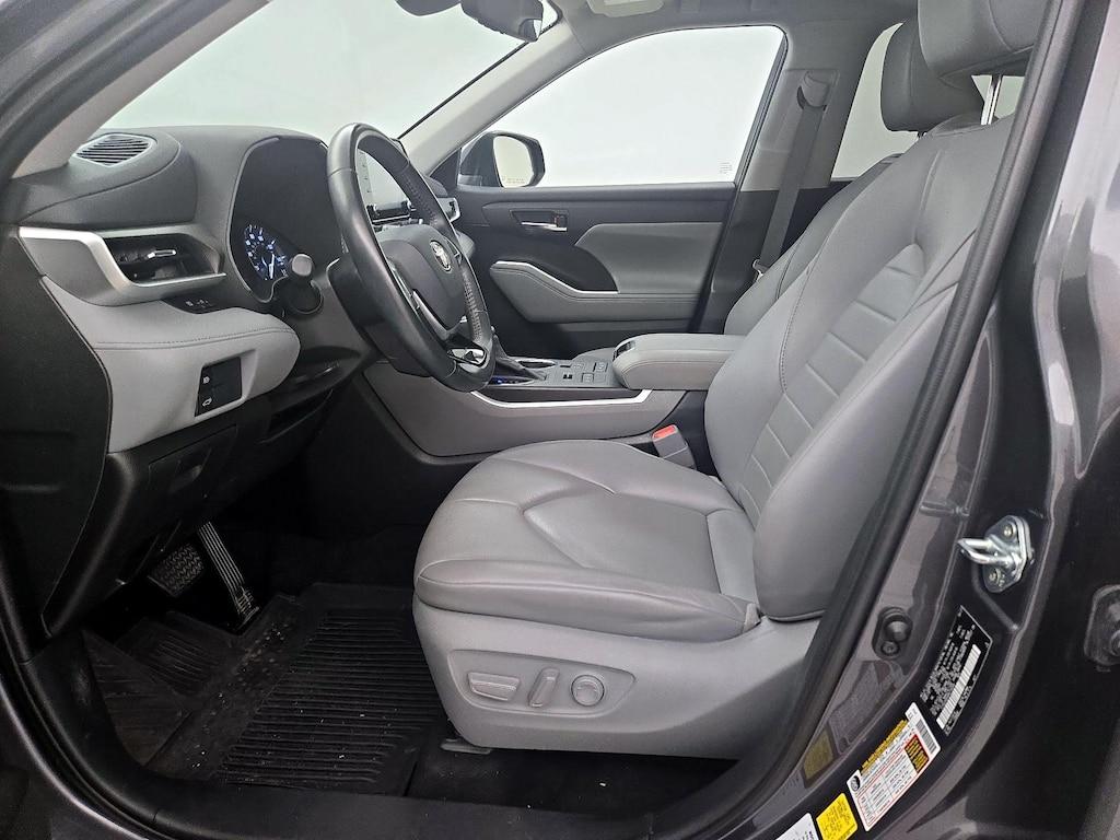 used 2021 Toyota Highlander car, priced at $28,998