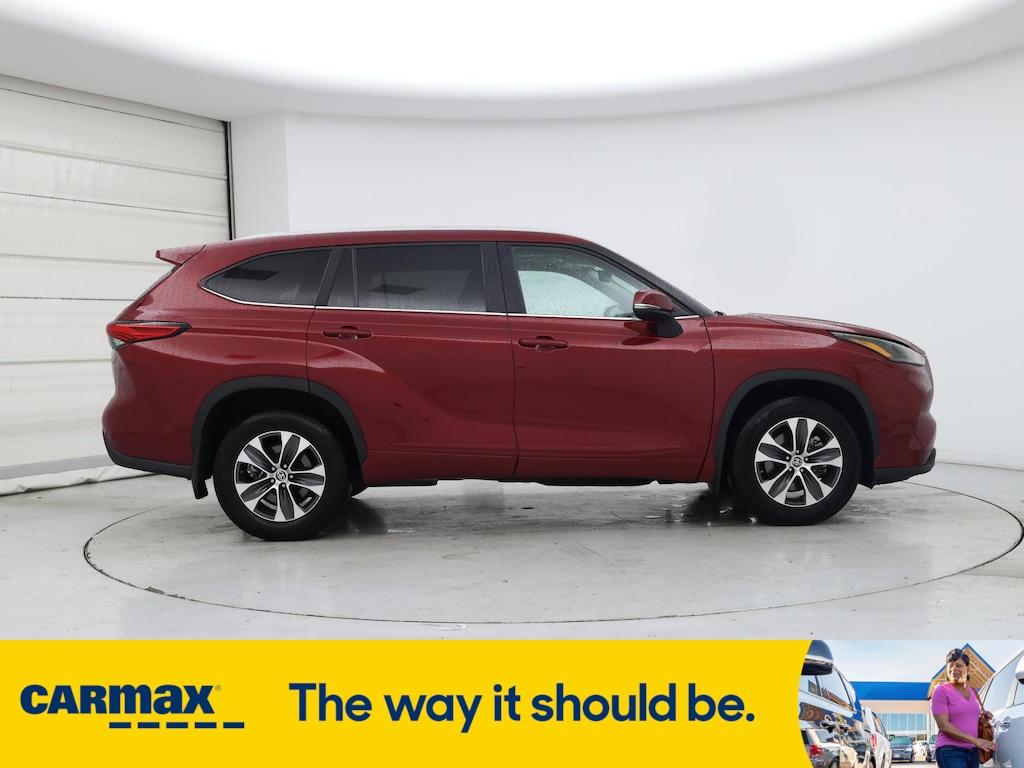 used 2023 Toyota Highlander car, priced at $36,998