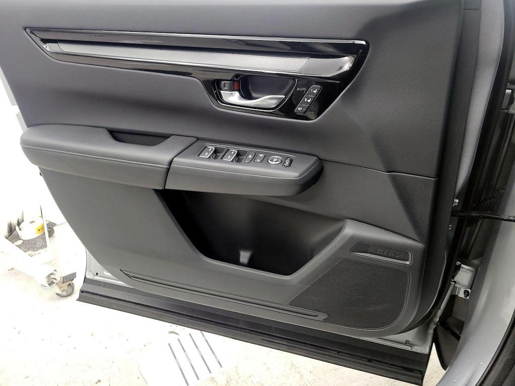 used 2025 Honda CR-V car, priced at $37,998