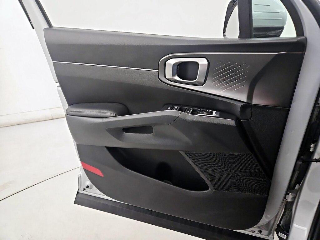 used 2022 Kia Sorento Hybrid car, priced at $29,998