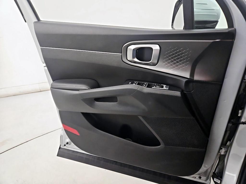 used 2022 Kia Sorento Hybrid car, priced at $29,998