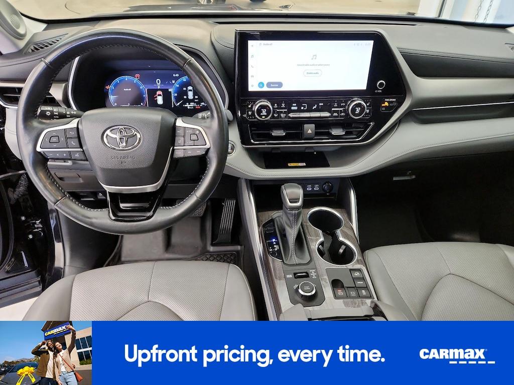 used 2023 Toyota Highlander car, priced at $36,998