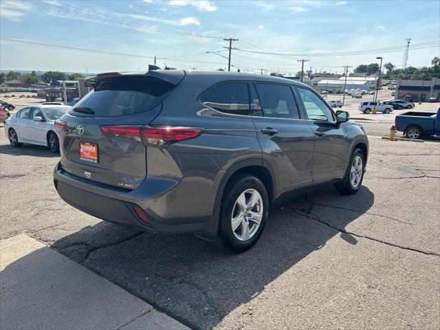 used 2022 Toyota Highlander car, priced at $31,600