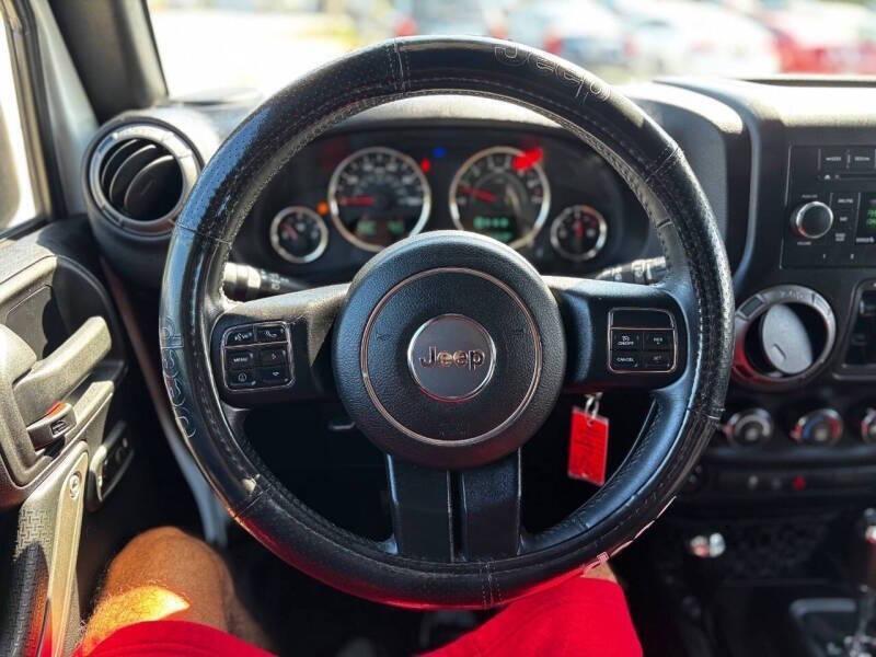 used 2015 Jeep Wrangler Unlimited car, priced at $10,999