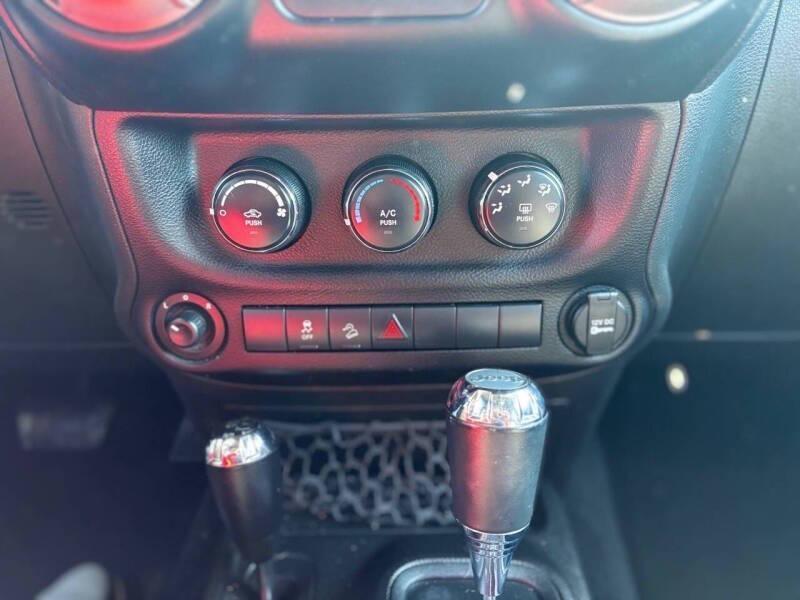 used 2015 Jeep Wrangler Unlimited car, priced at $10,999