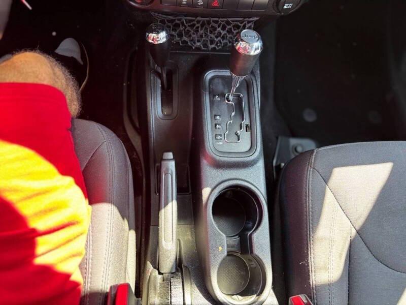 used 2015 Jeep Wrangler Unlimited car, priced at $10,999