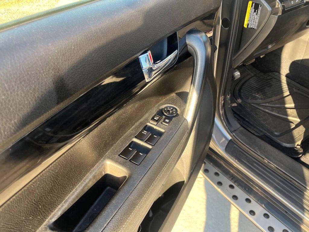 used 2013 Kia Sorento car, priced at $2,999