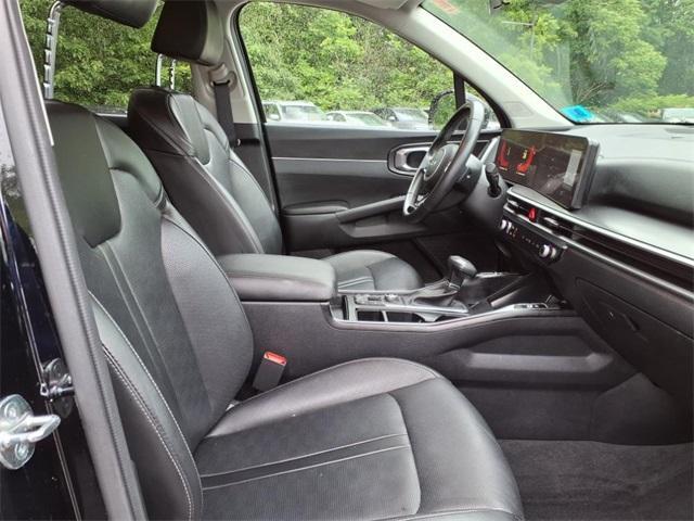 used 2024 Kia Sorento car, priced at $29,079