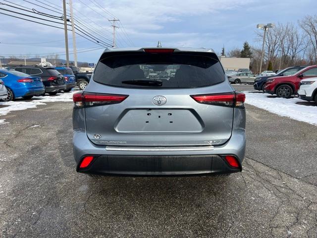 used 2023 Toyota Highlander car, priced at $37,900