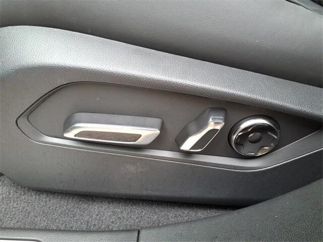 new 2025 Acura RDX car, priced at $52,250