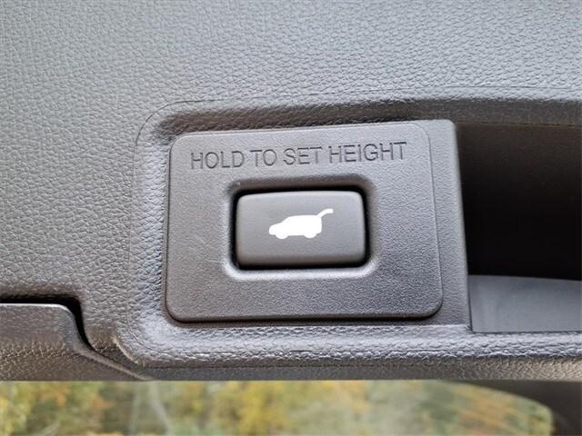 new 2025 Acura RDX car, priced at $52,250