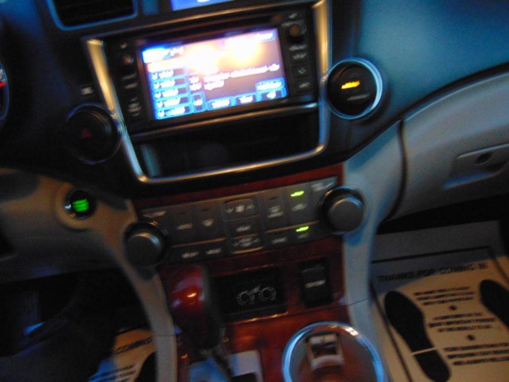used 2013 Toyota Highlander car, priced at $14,900