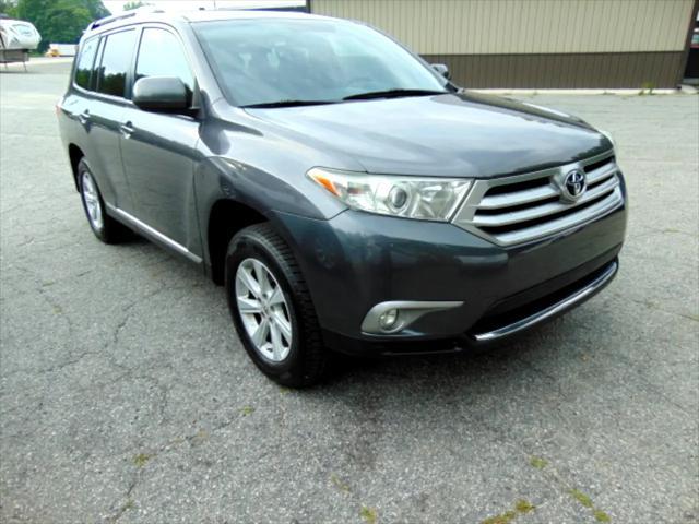 used 2013 Toyota Highlander car, priced at $13,900