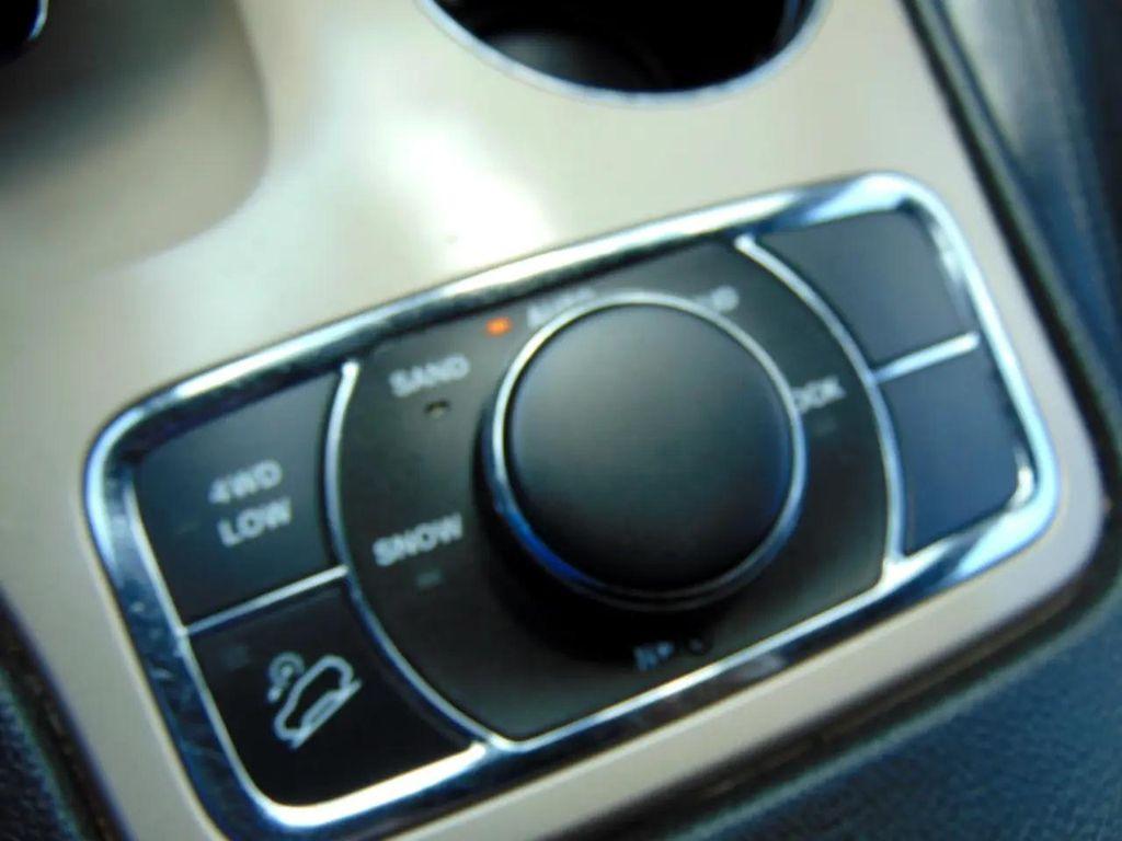 used 2014 Jeep Grand Cherokee car, priced at $14,900