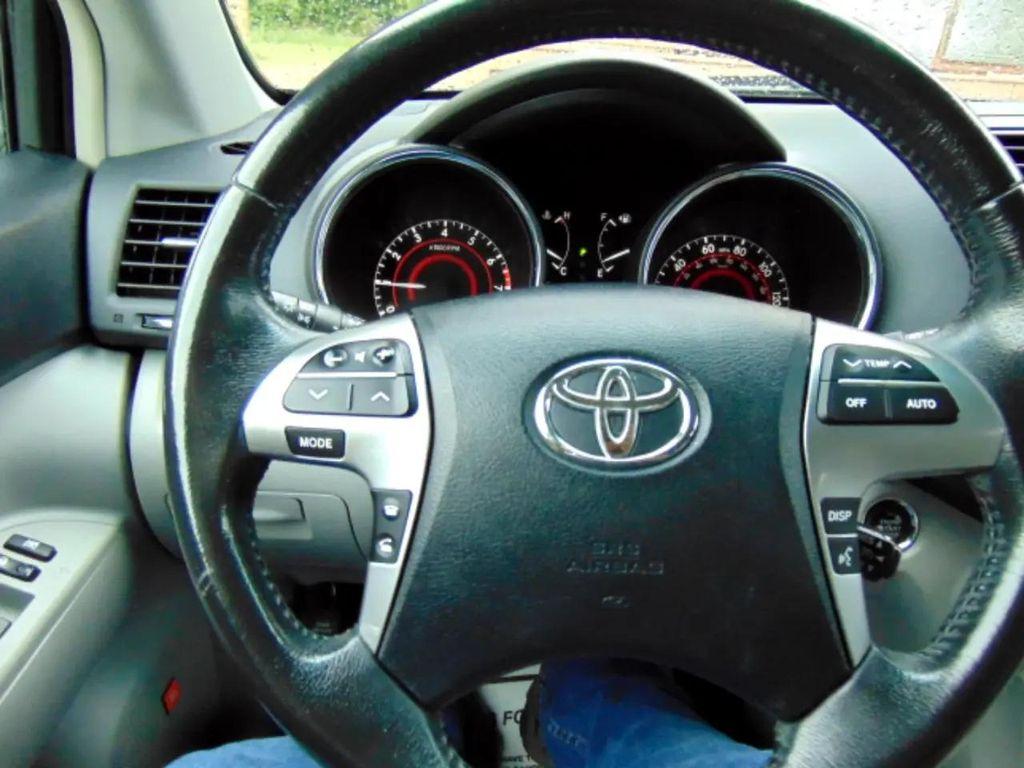 used 2011 Toyota Highlander car, priced at $14,700