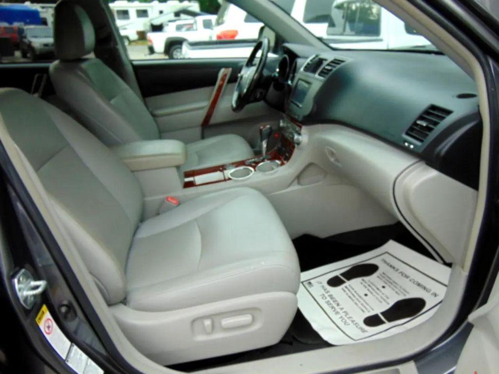 used 2011 Toyota Highlander car, priced at $14,700