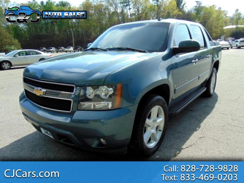 used 2008 Chevrolet Avalanche car, priced at $16,900