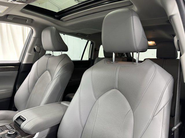 used 2020 Toyota Highlander car, priced at $34,988