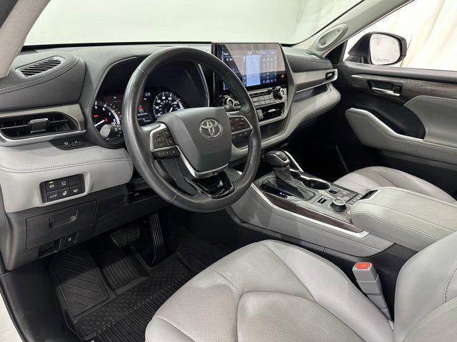 used 2020 Toyota Highlander car, priced at $34,988