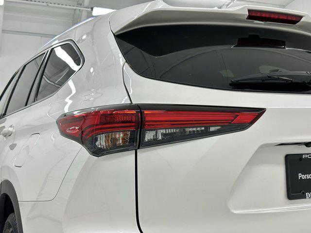 used 2020 Toyota Highlander car, priced at $34,988