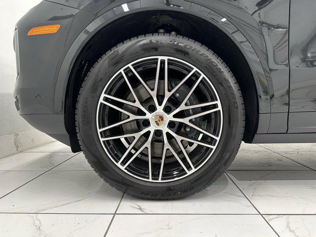 new 2025 Porsche Cayenne car, priced at $108,165