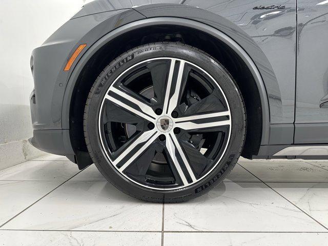 new 2025 Porsche Macan car, priced at $141,175