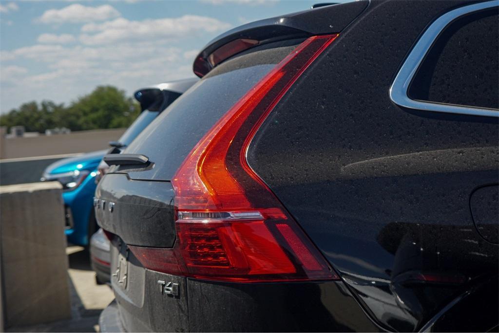 used 2021 Volvo XC60 car, priced at $24,667