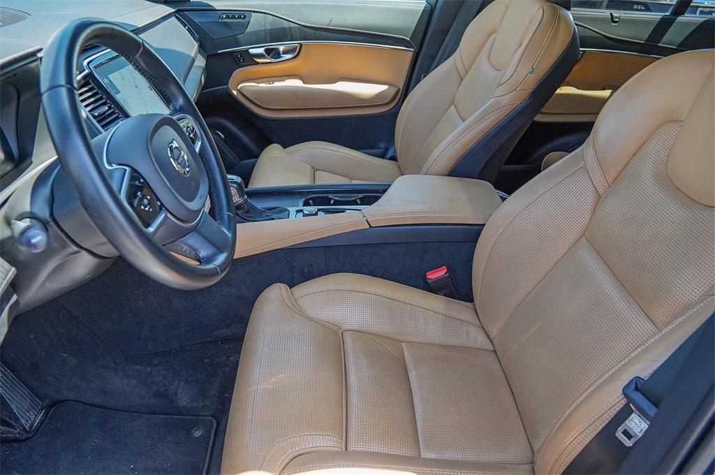 used 2022 Volvo XC90 car, priced at $34,625