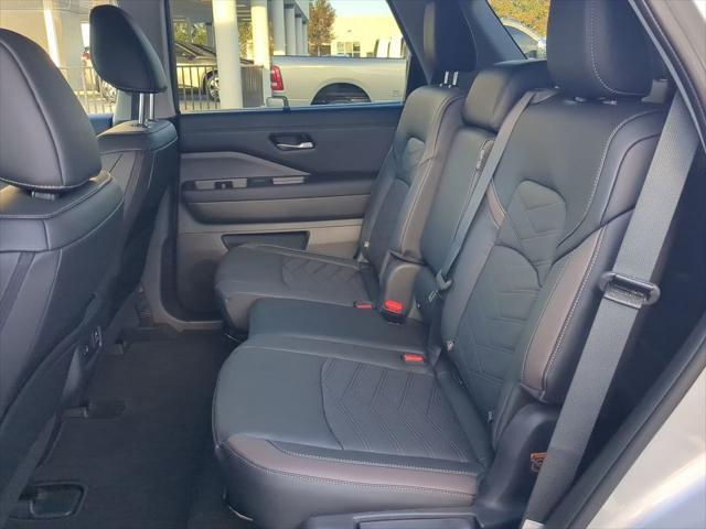 new 2025 Nissan Pathfinder car