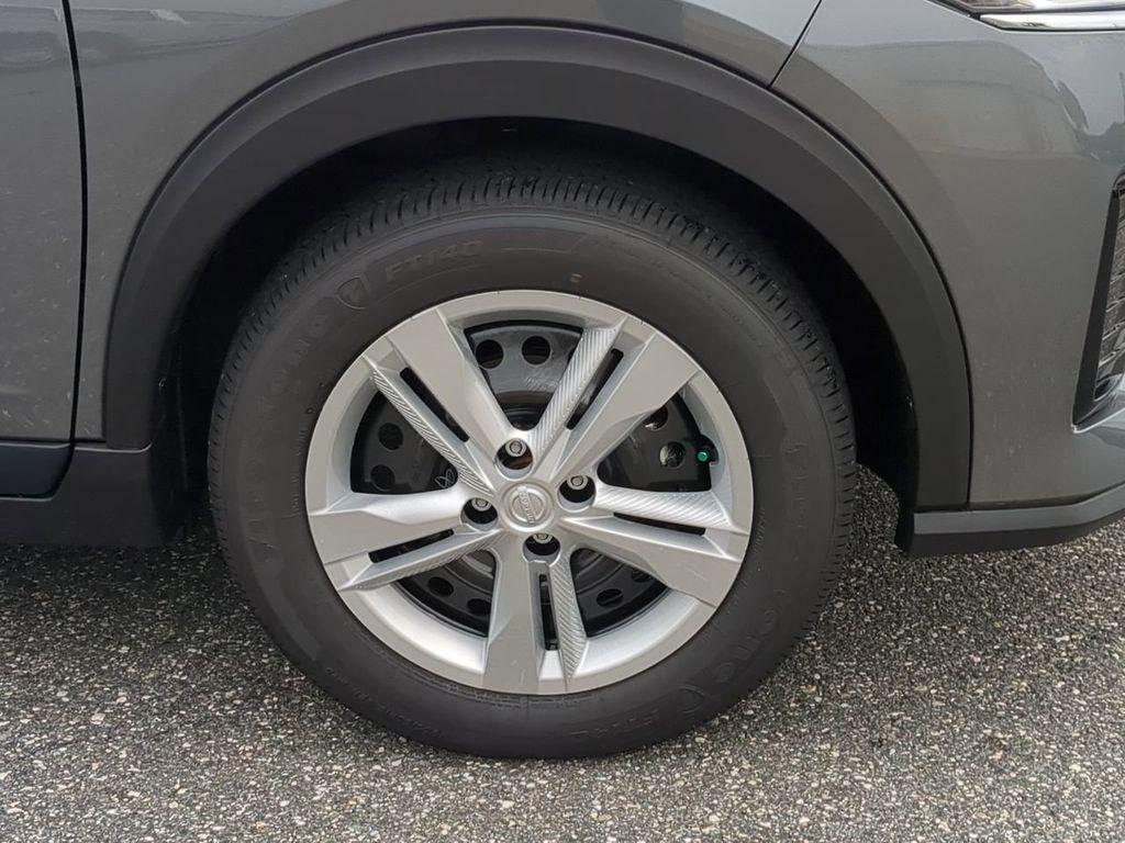new 2025 Nissan Kicks car, priced at $22,777