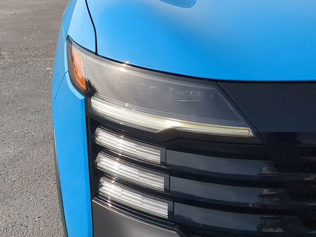 used 2025 Nissan Kicks car