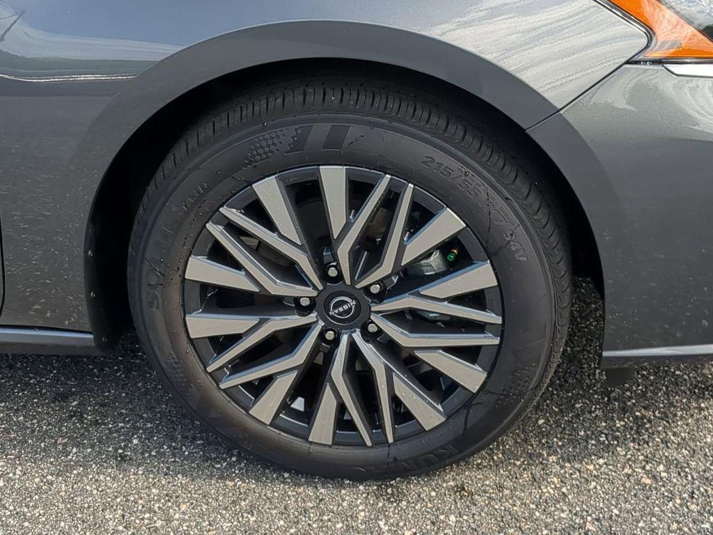new 2025 Nissan Altima car, priced at $27,929